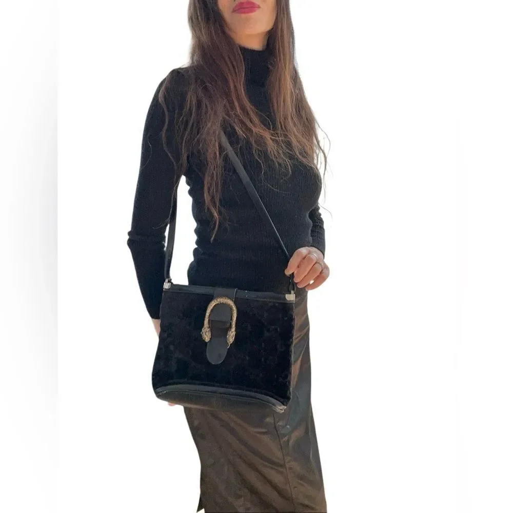 Gucci Rare Black Shoulder Bag with Gold Accent - Picture 5 of 15